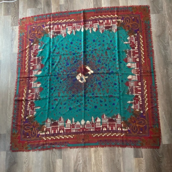 Vintage Oversized Fendi Wool Shawl / Wrap / Scarf - Picture 7 of 9